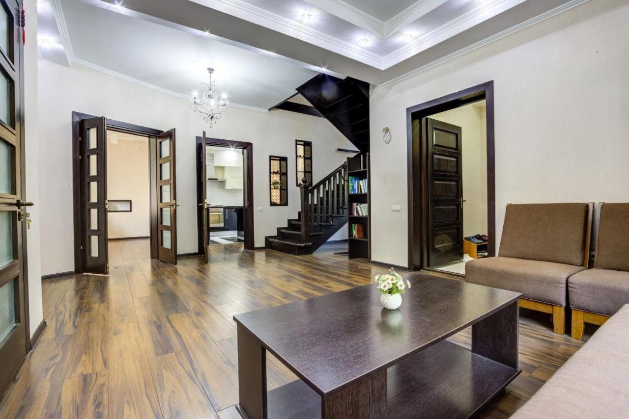 Opera Bed&Breakfast Bishkek Ngoại thất bức ảnh